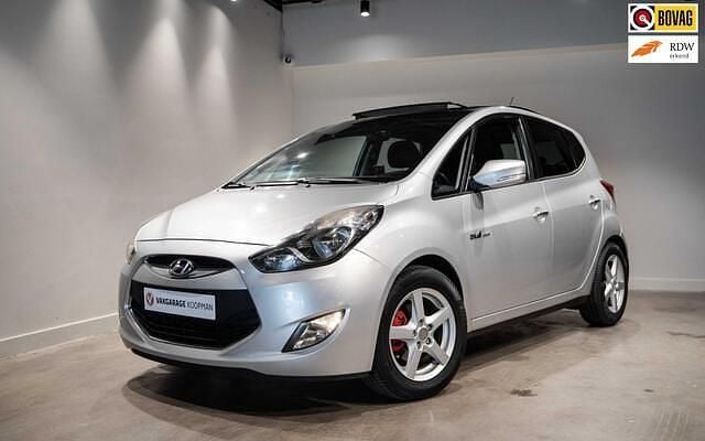 Grijs Gebruikt 2012 Hyundai ix20 MPV | € 5.750 (Goede deal) - Afbeelding 1/4