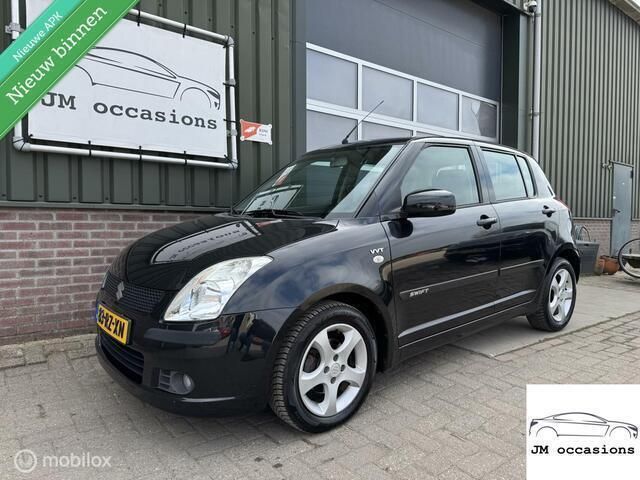 Zwart Gebruikt 2005 Suzuki Swift GLS Hatchback | € 3.995 (Eerlijke prijs) - Afbeelding 1/4