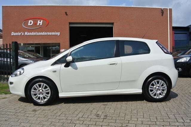 Wit Gebruikt 2014 Fiat Punto Evo Street Hatchback | € 4.299 (Goede deal) - Afbeelding 1/4