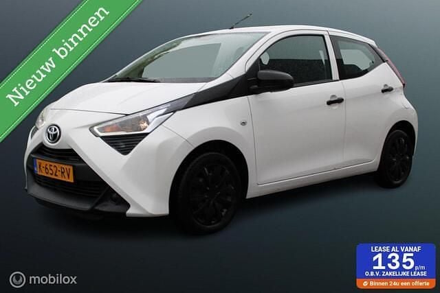 Wit Gebruikt 2021 Toyota Aygo Hatchback | € 9.895 (Goede deal) - Afbeelding 1/4