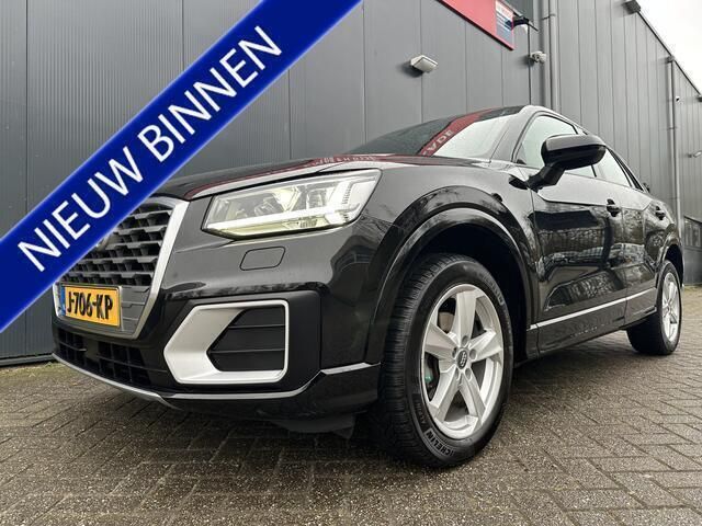 Zwart Gebruikt 2020 Audi Q2 Design SUV | € 22.750 (Eerlijke prijs) - Afbeelding 1/4