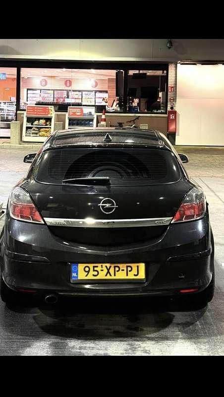 Zwart Gebruikt 2007 Opel Astra GTC Coupé | € 2.500 (Duur) - Afbeelding 1/2