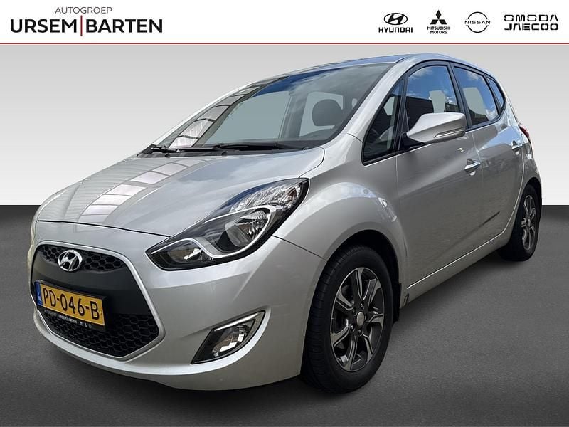 Grijs Occasion 2017 Hyundai ix20 GO! Hatchback | € 12.730 (Eerlijke prijs) - Afbeelding 1/4