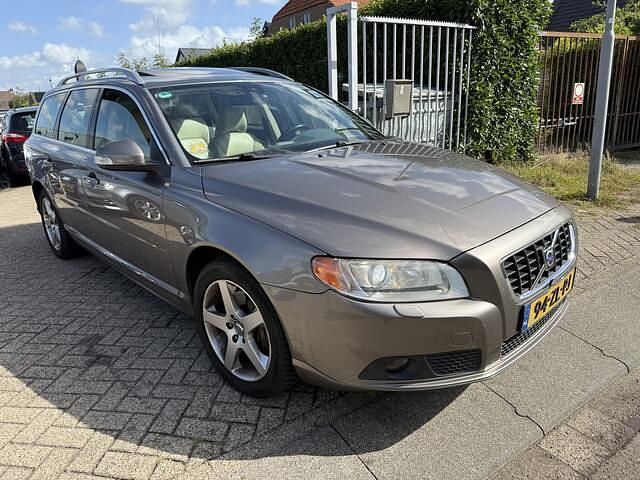 Grijs Gebruikt 2008 Volvo V70 Summum Stationwagen | € 2.999 (Eerlijke prijs) - Afbeelding 1/4