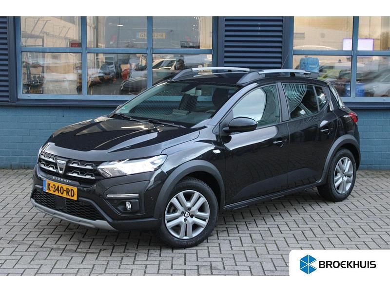Zwart Gebruikt 2021 Dacia Sandero Comfort Hatchback | € 13.450 (Eerlijke prijs) - Afbeelding 1/4