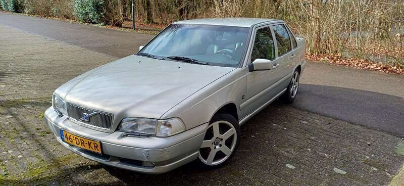 Zilver Gebruikt 1999 Volvo S70 Sedan | € 2.400 - Afbeelding 1/4