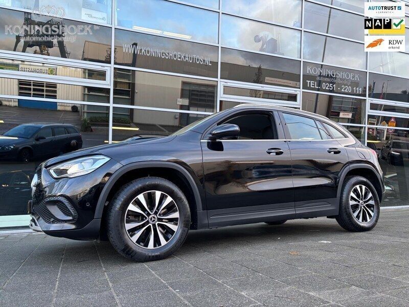 Zwart Gebruikt 2021 Mercedes GLA250 Business SUV | € 33.950 (Goede deal) - Afbeelding 1/4