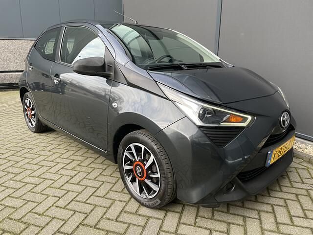 Occasion Toyota Aygo 74 PK (54 kW) 2020 Grijs Hatchback