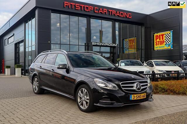 Zwart Gebruikt 2013 Mercedes E250 Avantgarde Stationwagen | € 10.950 (Iets duurder) - Afbeelding 1/4