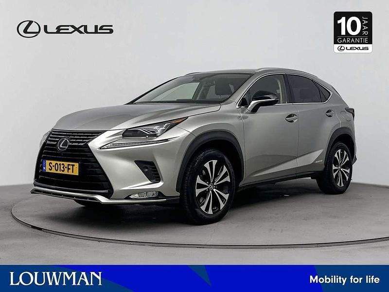 Grijs Gebruikt 2021 Lexus NX300h SUV | € 42.800 (Iets duurder) - Afbeelding 1/3