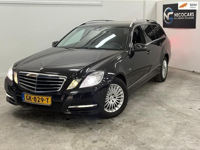Zwart Gebruikt 2011 Mercedes E250 Stationwagen | € 11.499 (Goede deal) - Afbeelding 1/4