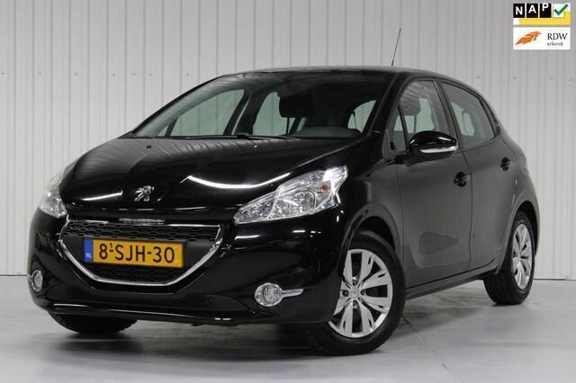 Zwart Gebruikt 2013 Peugeot 208 Hatchback | € 3.950 (Iets duurder) - Afbeelding 1/4