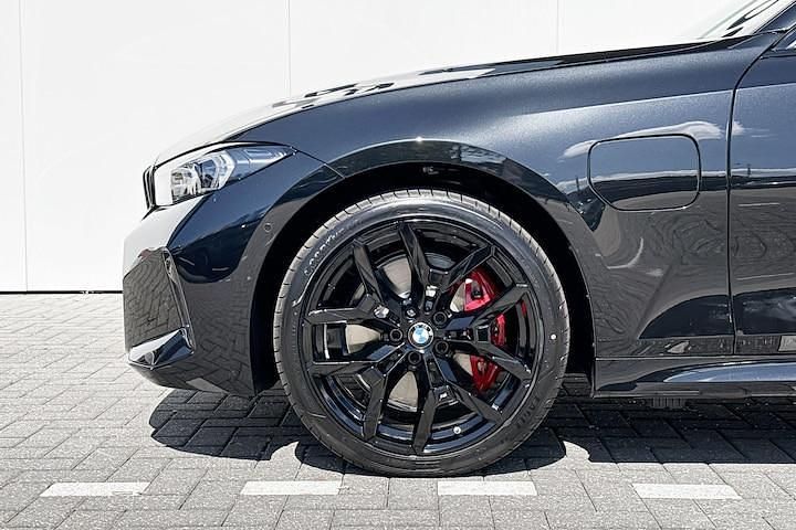 Occasion BMW 330e Basis 292 PK (214 kW) 2025 Zwart Sedan