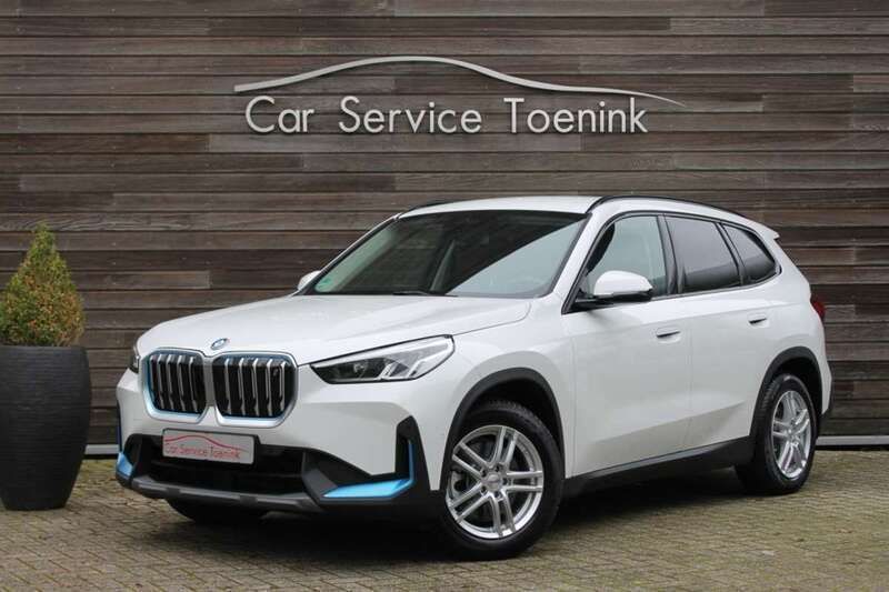 Wit, metallic lak Gebruikt 2023 BMW iX1 SUV | € 41.900 (Goede deal) - Afbeelding 1/4