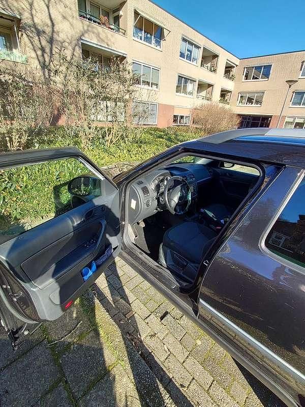 Occasion Skoda Yeti 105 PK (77 kW) 2012 Zwart SUV