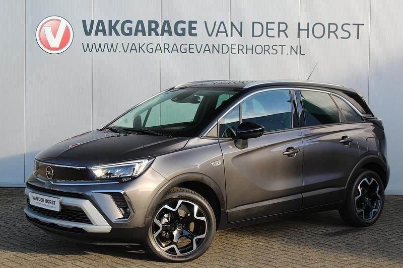 Grijs (metallic) Gebruikt 2023 Opel Crossland Ultimate SUV | € 19.950 (Eerlijke prijs) - Afbeelding 1/4