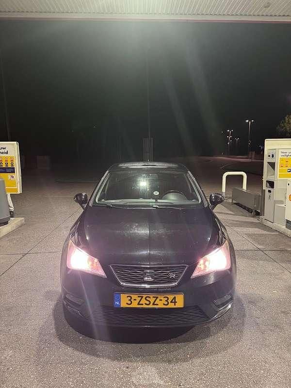 Zwart Gebruikt 2014 Seat Ibiza Style MPV | € 5.000 (Eerlijke prijs) - Afbeelding 1/4