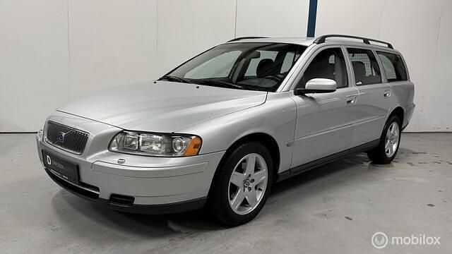 Grijs Gebruikt 2005 Volvo V70 Kinetic Stationwagen | € 9.945 (Eerlijke prijs) - Afbeelding 1/4