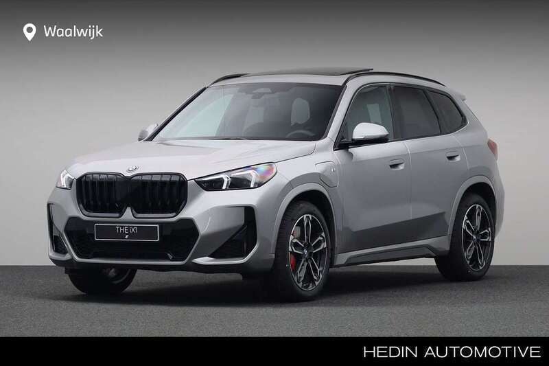 Zilver Nieuw 2025 BMW X1 SUV | € 64.678 (Goede deal) - Afbeelding 1/4