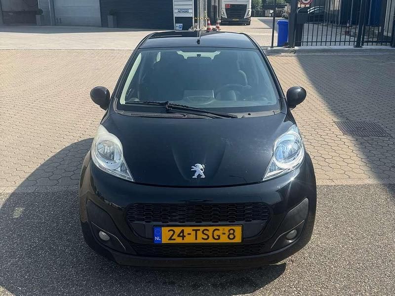 Zwart Gebruikt 2012 Peugeot 107 Active Hatchback | € 3.500 (Eerlijke prijs) - Afbeelding 1/4