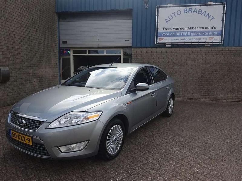 Grijs Gebruikt 2010 Ford Mondeo Limited Hatchback | € 5.950 (Eerlijke prijs) - Afbeelding 1/4