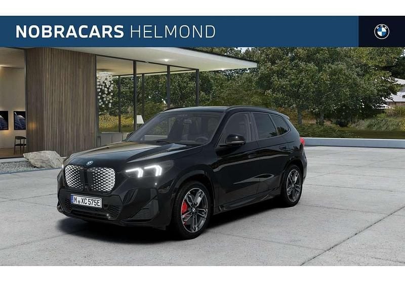 Zwart Nieuw 2025 BMW iX1 Comfort Edition SUV | € 71.968 - Afbeelding 1/4