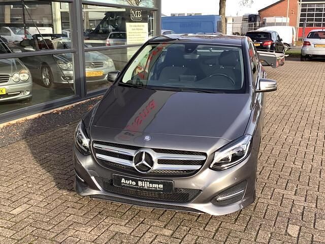 Occasion Mercedes B180 122 PK (89 kW) 2015 Grijs MPV