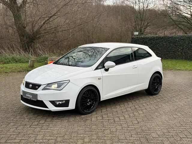 Wit Occasion 2012 Seat Ibiza SC FR Hatchback | € 6.999 (Eerlijke prijs) - Afbeelding 1/4