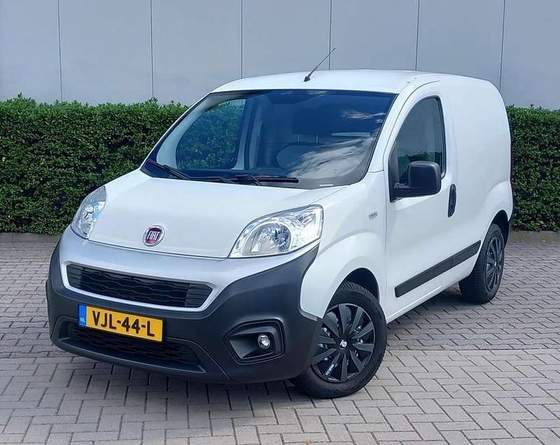 Wit Gebruikt 2018 Fiat Fiorino MPV | € 5.750 (Eerlijke prijs) - Afbeelding 1/4