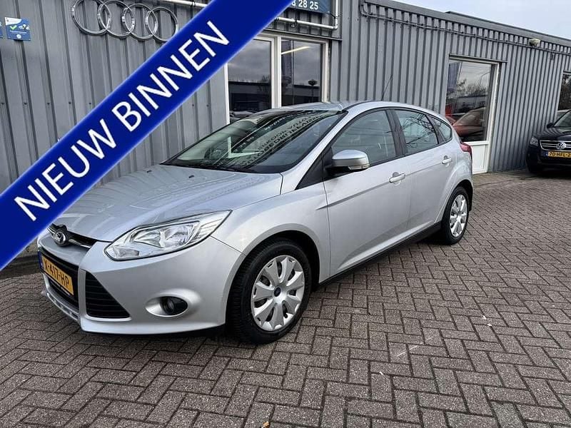 Occasion Ford Focus Trend 101 PK (74 kW) 2014 Grijs Hatchback