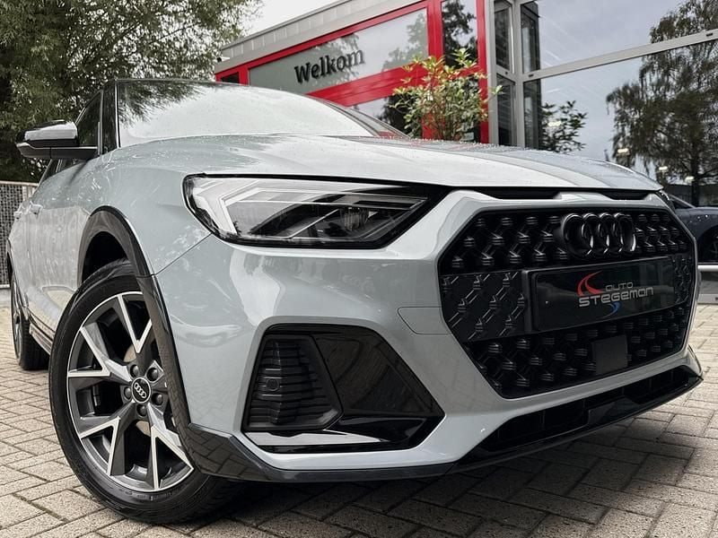 Grijs Gebruikt 2023 Audi A1 Advanced Hatchback | € 23.950 (Goede deal) - Afbeelding 1/4