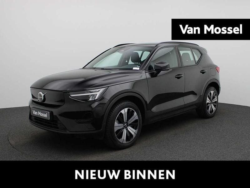 Zwart Gebruikt 2022 Volvo XC40 Core SUV | € 28.900 (Goede deal) - Afbeelding 1/4