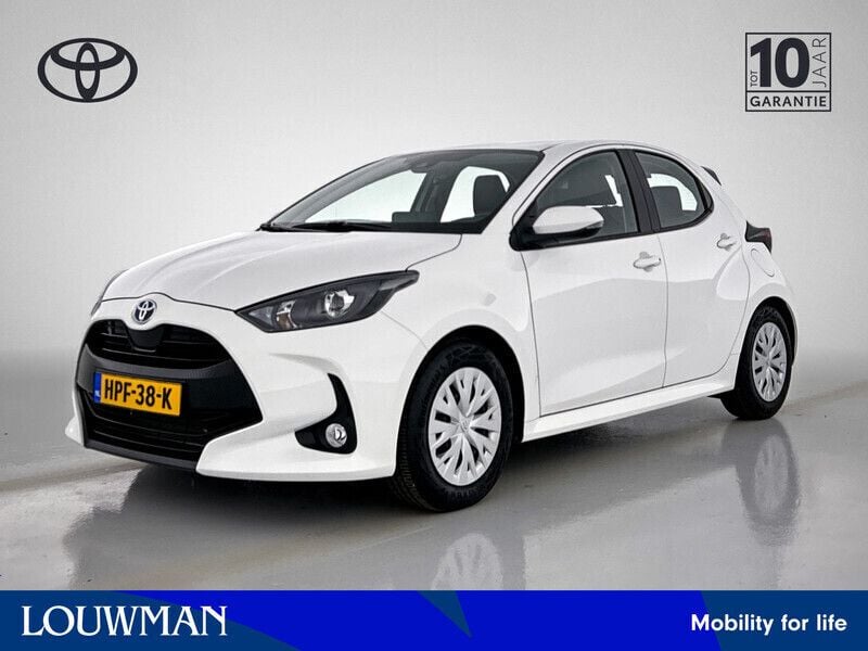 Wit Gebruikt 2024 Toyota Yaris Hybrid Active Hatchback | € 23.945 (Eerlijke prijs) - Afbeelding 1/3