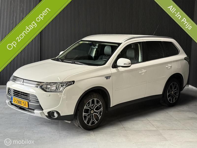 Wit Gebruikt 2015 Mitsubishi Outlander SUV | € 9.999 (Goede deal) - Afbeelding 1/4