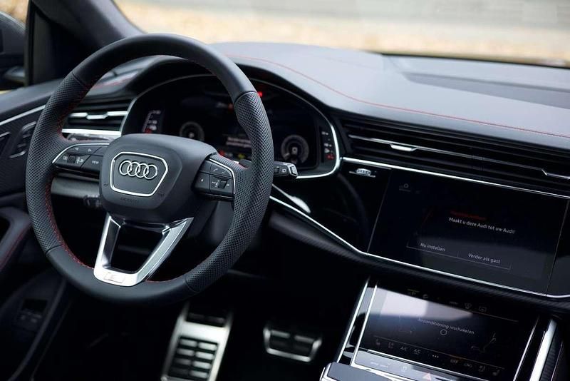 Nieuw Audi Q8 Competition 489 PK (359 kW) 2025 Zwart SUV