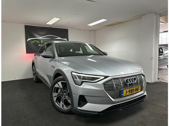Grijs Gebruikt 2020 Audi e-tron Sportback Comfort SUV | € 27.995 (Eerlijke prijs) - Afbeelding 1/4