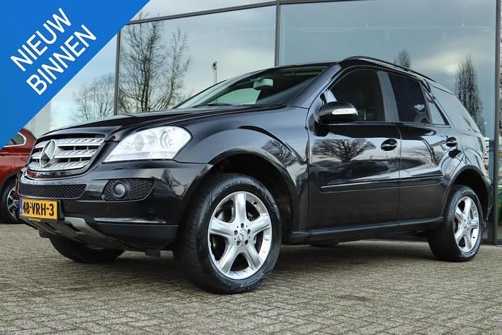Zwart Occasion 2008 Mercedes 280 SUV | € 7.950 (Goede deal) - Afbeelding 1/4