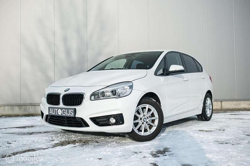 Wit Gebruikt 2016 BMW 220 Active Tourer Executive MPV | € 13.990 (Goede deal) - Afbeelding 1/4