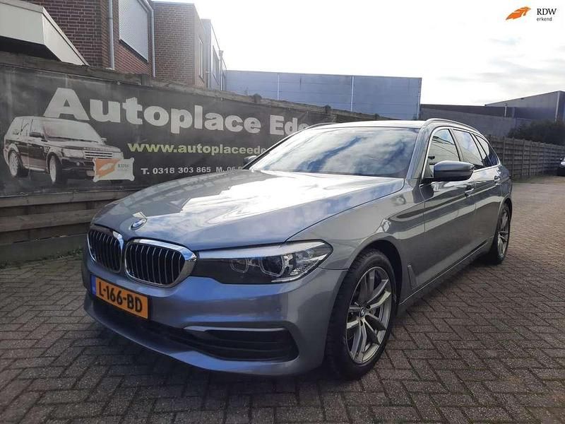 Grijs Occasion 2017 BMW 530 Stationwagen | € 14.999 (Eerlijke prijs) - Afbeelding 1/4