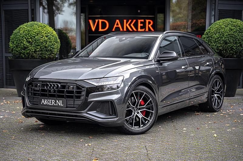 Grijs Gebruikt 2022 Audi Q8 SUV | € 77.880 - Afbeelding 1/4