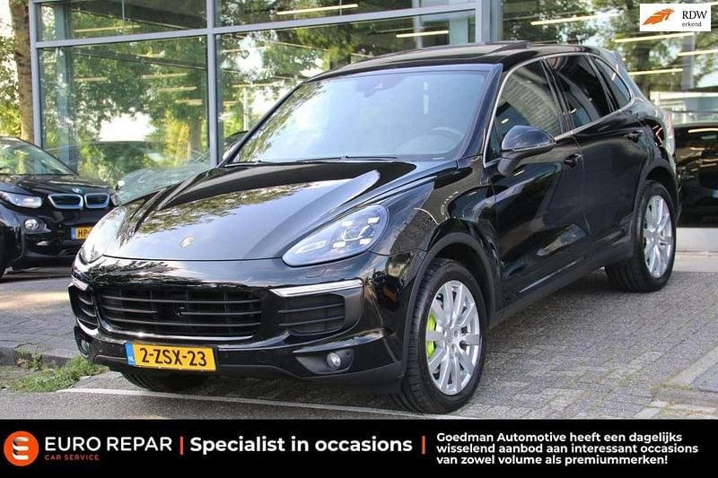Zwart, metallic lak Gebruikt 2015 Porsche Cayenne SUV | € 28.795 (Eerlijke prijs) - Afbeelding 1/4