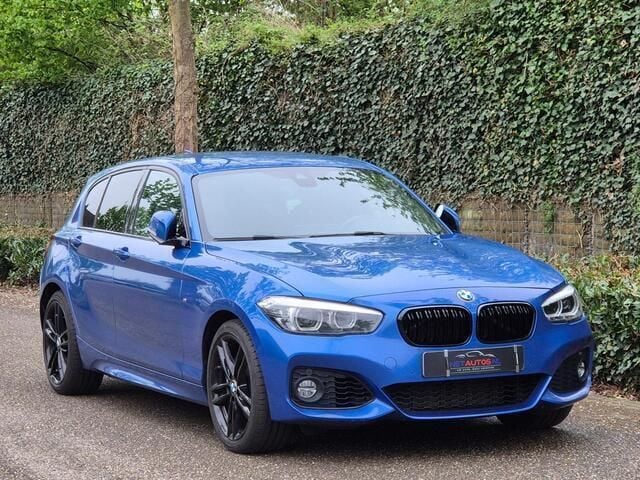 Occasion BMW 120 Executive 184 PK (135 kW) 2018 Blauw Hatchback