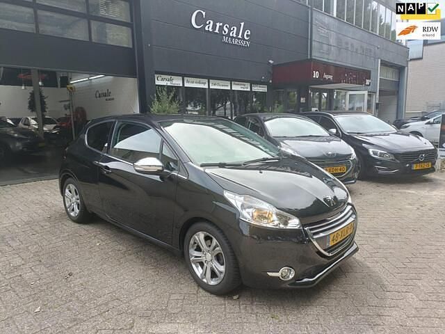 Zwart Gebruikt 2012 Peugeot 208 Allure Hatchback | € 4.150 (Eerlijke prijs) - Afbeelding 1/4