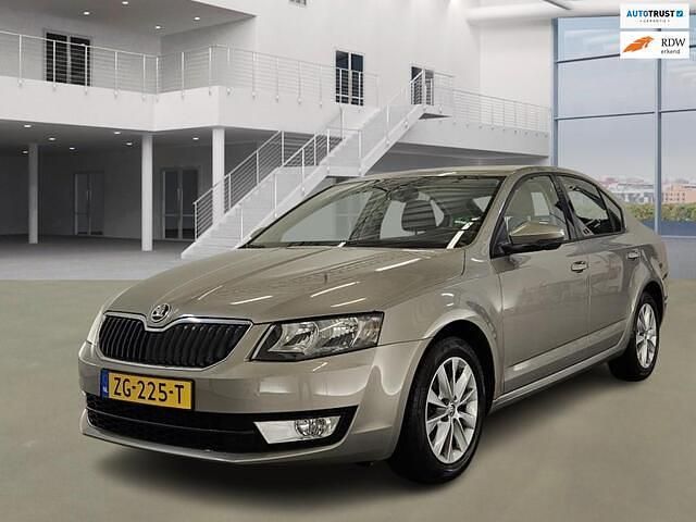 Occasion Skoda Octavia Business Line 110 PK (80 kW) 2016 Bruin Hatchback