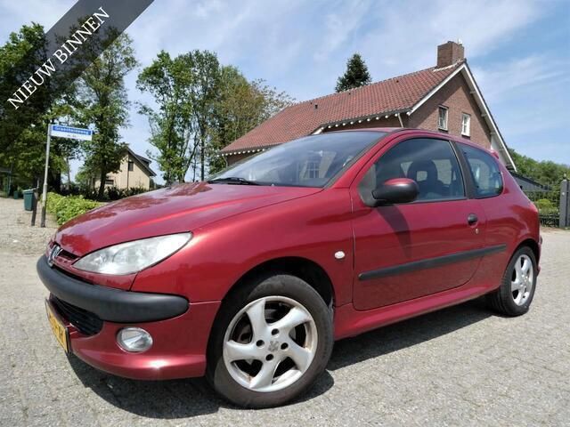 Occasion Peugeot 206 Premium 109 PK (80 kW) 2003 Rood Hatchback