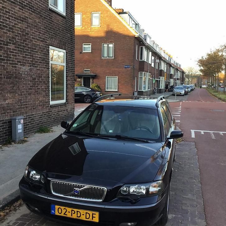 Gebruikt 2004 Volvo V70 Stationwagen | € 1.950 (Goede deal) - Afbeelding 1/4