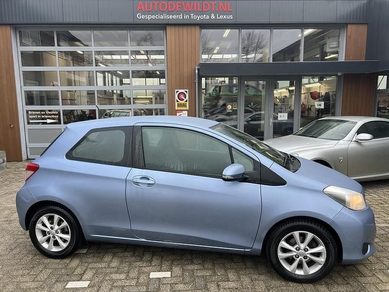 Blauw Gebruikt 2012 Toyota Yaris Hatchback | € 9.950 (Eerlijke prijs) - Afbeelding 1/4