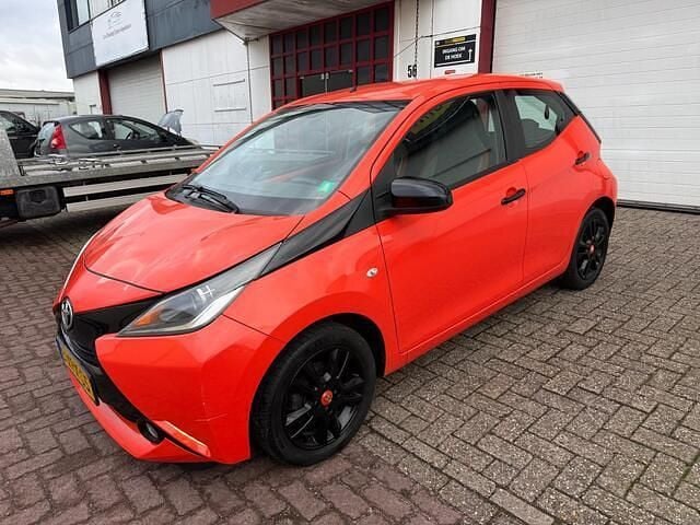 Occasion Toyota Aygo X-cite 69 PK (50 kW) 2014 Oranje Hatchback