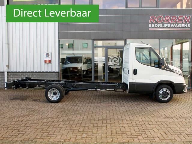 Wit Nieuw 2024 Iveco Daily Van | € 47.750 - Afbeelding 1/4