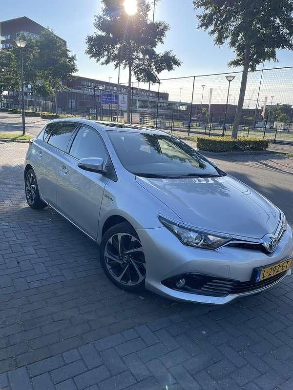 Grijs Gebruikt 2016 Toyota Auris Trend MPV | € 10.000 (Super prijs) - Afbeelding 1/4